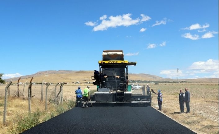 Mollakasım yolu asfalta kavuşuyor