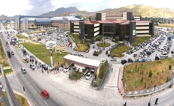 Van Bölge Hastanesi Başhekimi Doç. Dr. Sebahattin Çelik’ten plazma bağışlama çağrısı