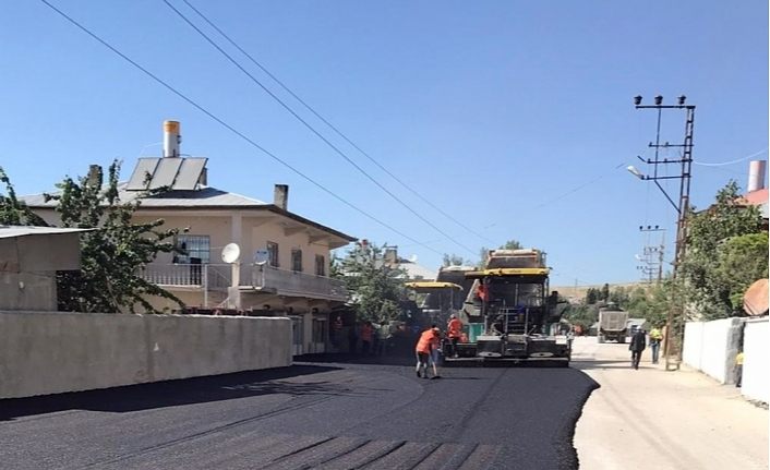 Van Büyükşehir Belediyesinden yol asfaltlama çalışması