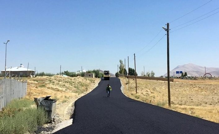 Van Büyükşehir'den 4 ilçede daha asfalt atağı