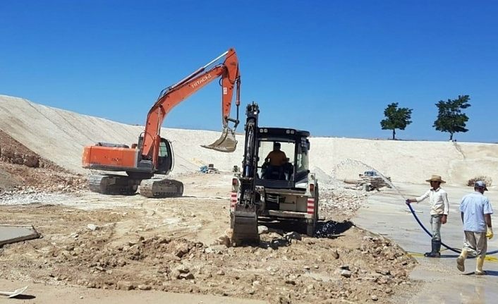 Van Büyükşehir Selimiyeli çiftçinin su hayalini gerçekleştiriyor