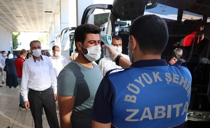 Van’da şehirlerarası otogarda korona virüs denetimi
