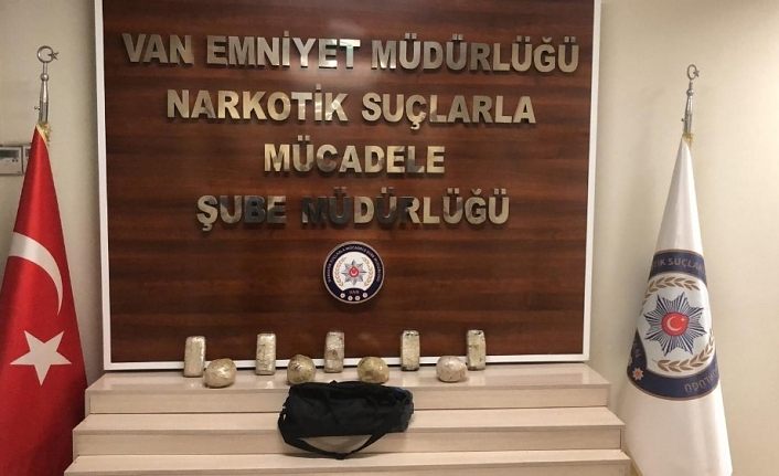 Van’da ‘torbacı’ diye tabir edilen şahsın üzerinde 6 kilo eroin çıktı