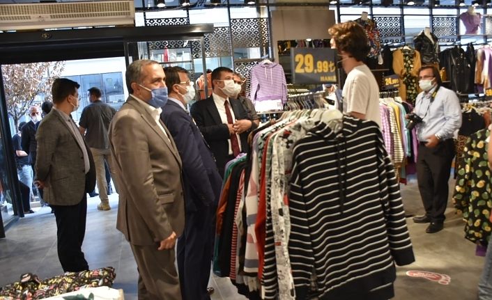 AK Parti heyetinden Van Maraş Caddesi’nde esnaf ziyareti
