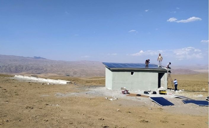 Günbaşı’nın güneş enerji panelli sıvatları tamamladı