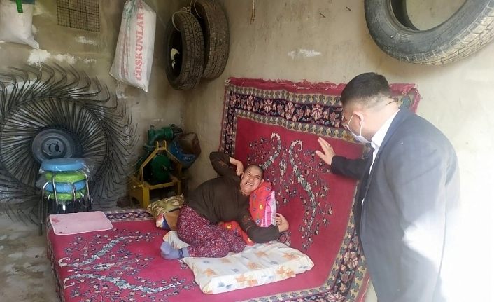 Kızılay’dan üç engelliye tekerlekli sandalye
