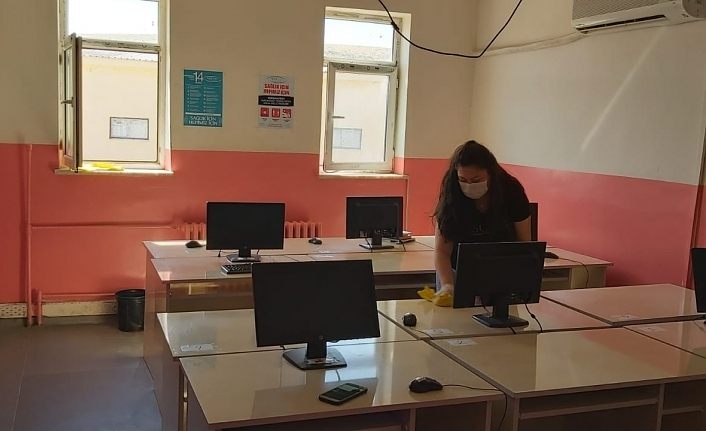 Tuşba Canik Çok Programlı Anadolu Lisesi öğretmenlerinden örnek davranış