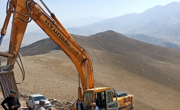 Van Büyükşehir Belediyesi bin 650 kilometre arazi yolu açtı
