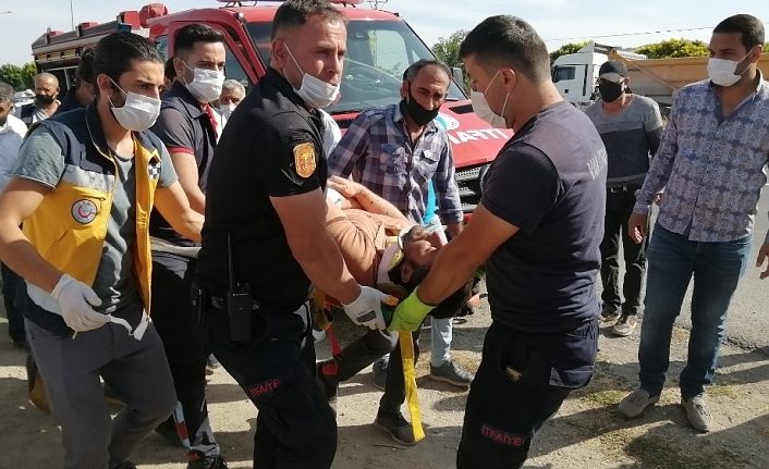 Van'da kamyonette sıkışan yaralıyı itfaiye kurtardı