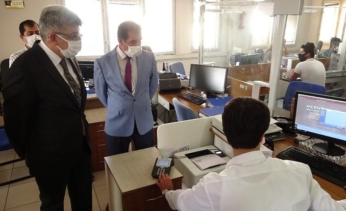 Van Valisi Bilmez, ehliyetini kimliğe yükledi