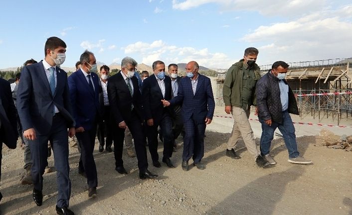 Vali Bilmez Gürpınar’daki köprü ve yol yatırımlarını inceledi