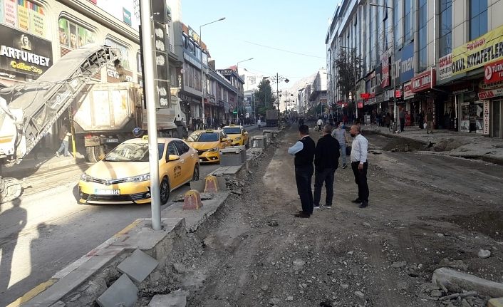 Van Mareşal Fevzi Çakmak Caddesi’nde hummalı çalışma