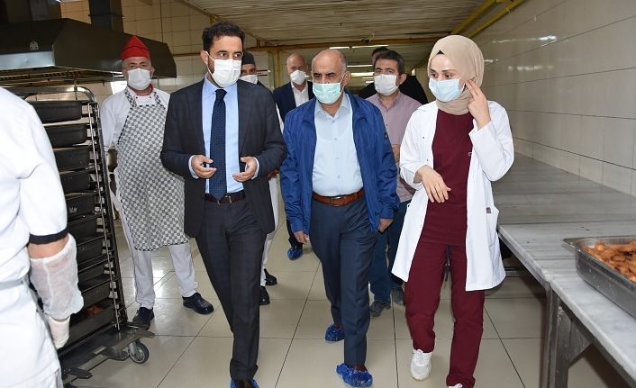 Van SBÜ Başhekimi Çelik hastanede hijyen denetimi yaptı