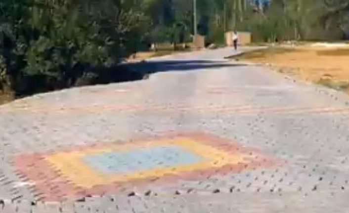 Edremit Belediyesi kırsal mahallelerde parke taşı çalışması yaptı