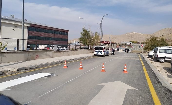 Haberimiz ses getirdi: Van Büyükşehir Sağlık Sokağı çift yön yapıyor