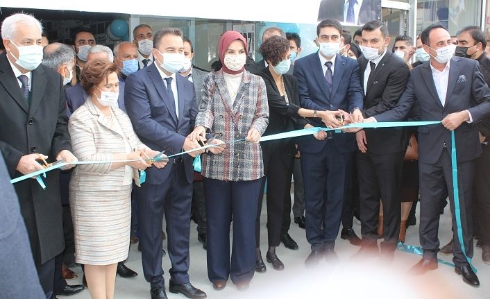 Van'da konuşan Ali Babacan; Kapı kapı dolaşacağız