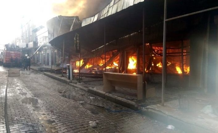 Van Valisi Bilmez’den Özalp esnafına geçmiş olsun mesajı