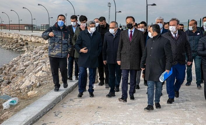 Van Valisi Bilmez, İskele Sahil Yolu’nda incelemelerde bulundu