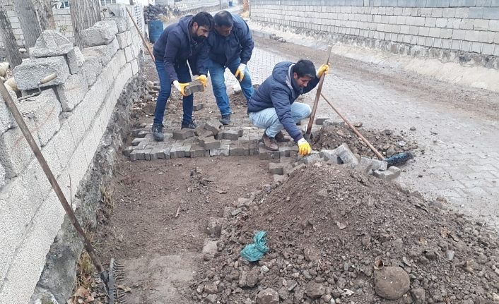 Erciş Belediyesi ilçedeki çalışmalarını sürdürüyor