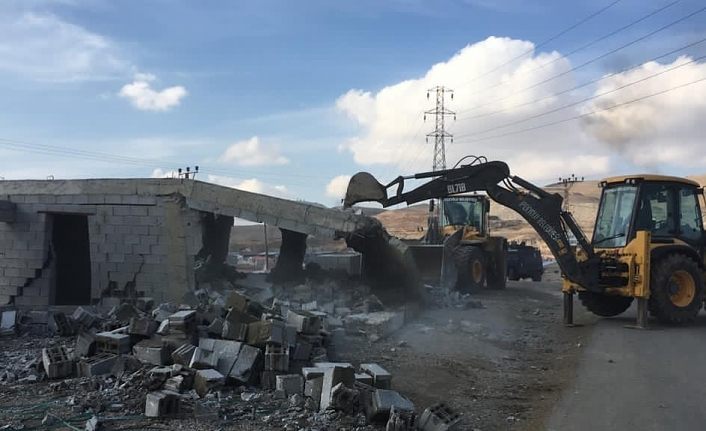 İpekyolu Belediyesi Zabıta ekipleri hafta sonu mesaisi yaptı
