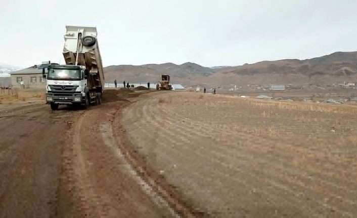 Özalp Belediyesi ilçedeki çalışmaları hızlandırdı