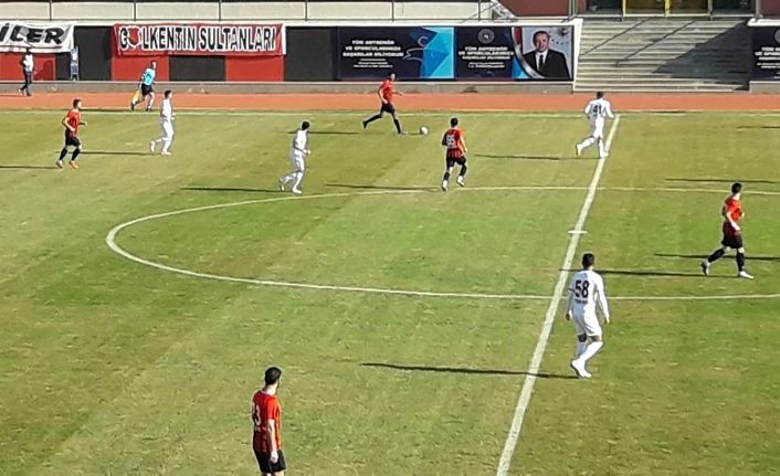 Vanspor, Serik Belediyespor’la 2-2 berabere kaldı