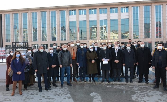 AK Parti Van İl Başkanlığı’ndan darbe çığırtkanlığı yapan 3 isim hakkında suç duyurusu