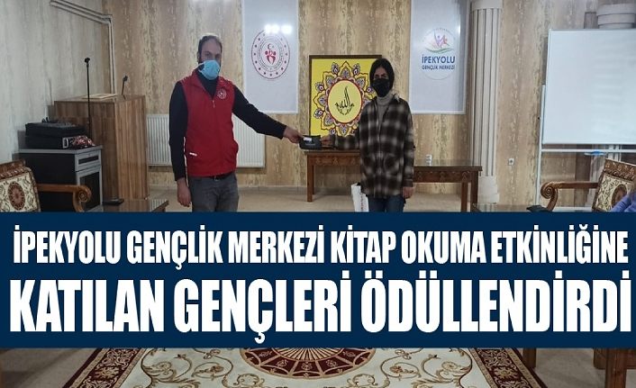 İpekyolu Gençlik Merkezi kitap okuma etkinliğine katılan gençleri ödüllendirdi