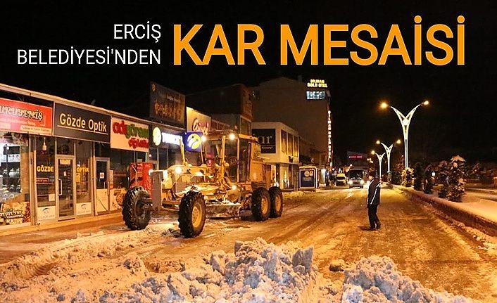 Erciş Belediyesi'nden kar mesaisi