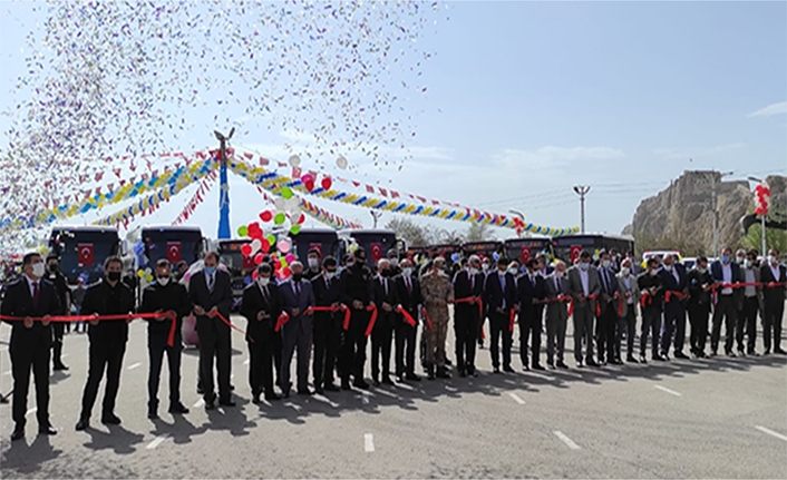 Van Büyükşehir Belediyesi'nin yeni araçları görücüye çıktı
