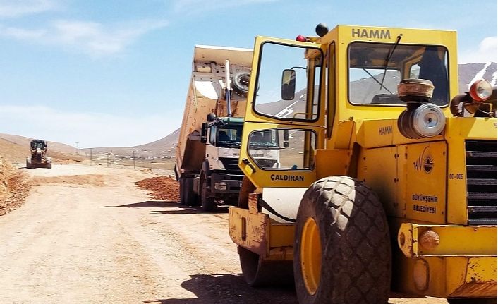 Van Büyükşehir Belediyesinden stabilize yol çalışması