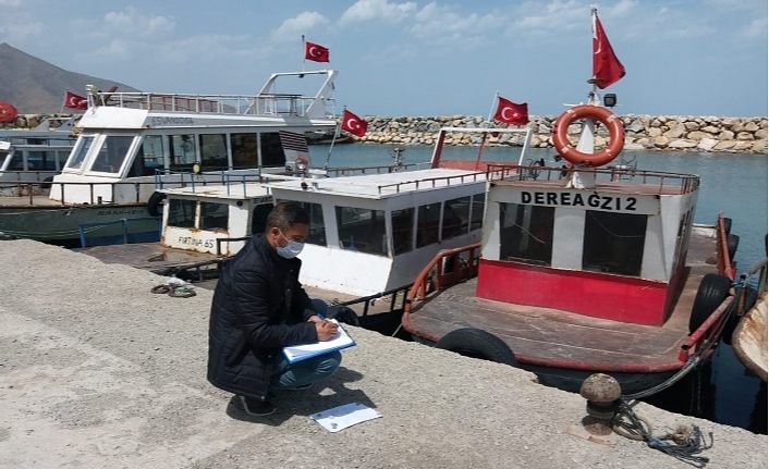 Van Gölü’ndeki balıkçı tekneleri denetlendi