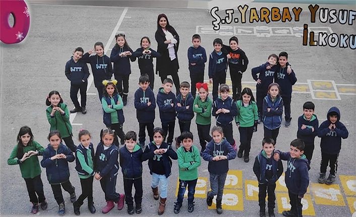 Van’da öğrencilerden işitme engelli 23 Nisan kutlaması