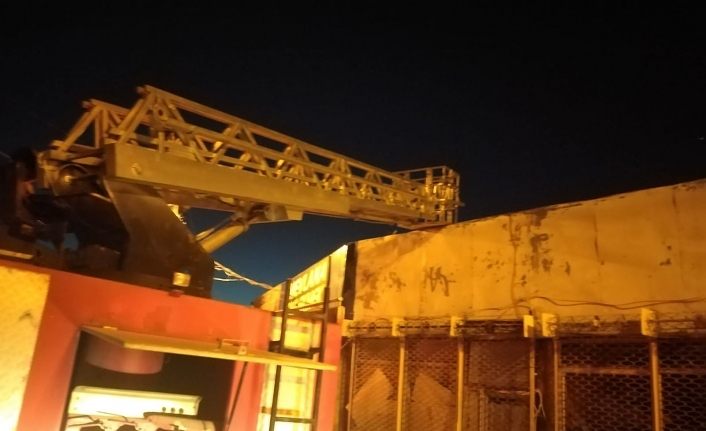 Özalp ilçesinde iş yeri yangını