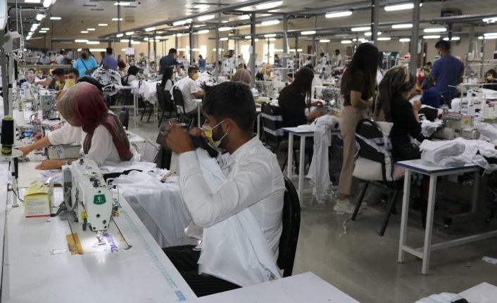 Gürpınar’dan Almanya’ya giyim ihracatı