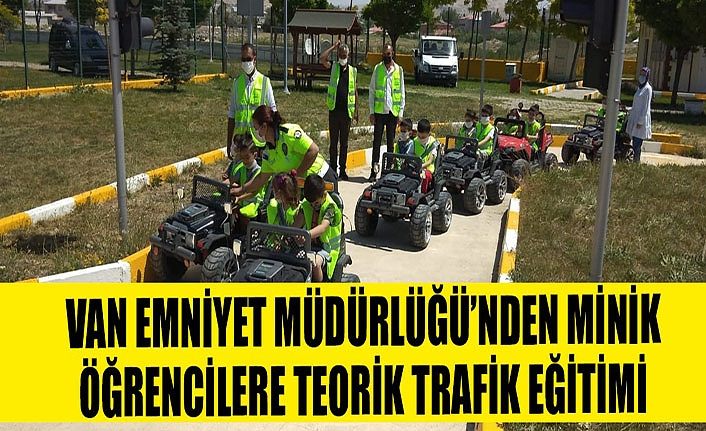 Van Emniyet Müdürlüğü'nden minik öğrencilere teorik trafik eğitimi