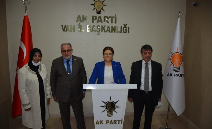 Bakan Derya Yanık, Ak Parti İl Başkanlığını ziyaret etti