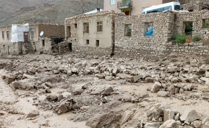 Başkale’de sel felaketi