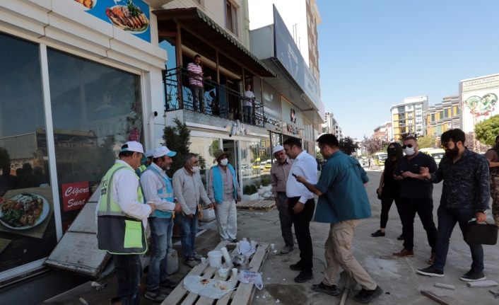 Van Büyükşehir Belediyesi'nin Sıhke Caddesi’nde yenileme çalışmaları sürüyor