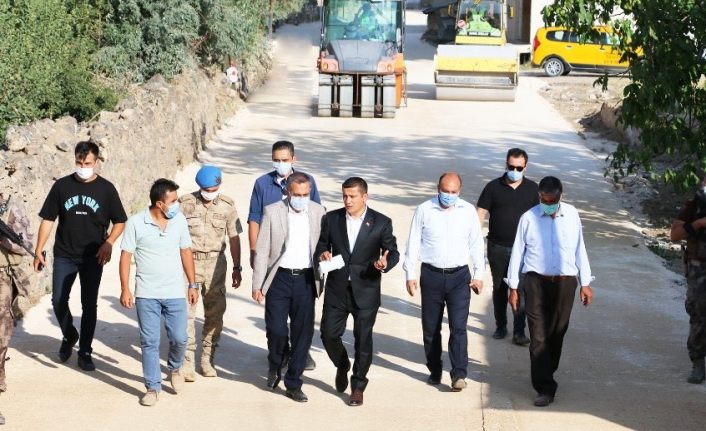 Van Milletvekili Arvas Erciş'teki BSK asfalt çalışmalarını inceledi