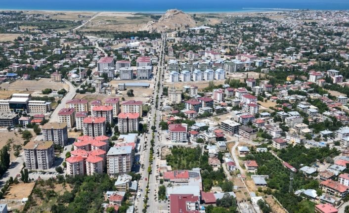 Van Valisi Bilmez’den helikopterli denetim