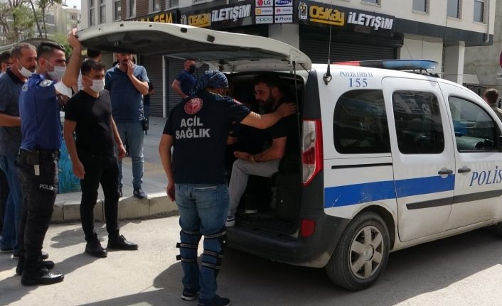 Van’da taşlı sopalı kavga: 2 yaralı