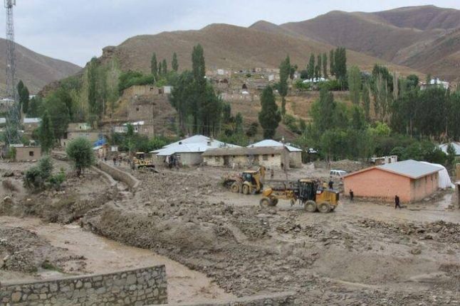 Başkale’de selin yaraları sarılıyor