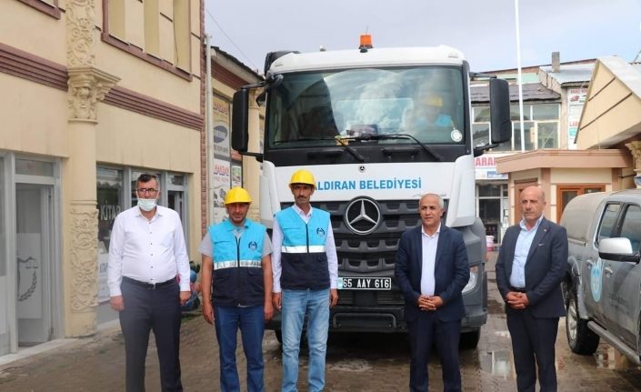 Çaldıran Belediyesinden yangın söndürme çalışmalarına destek