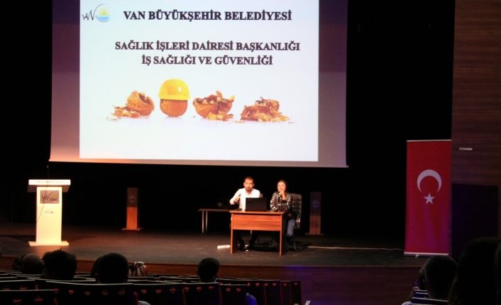 Van Büyükşehir Belediyesinden yeni atanan memurlara iş sağlığı eğitimi