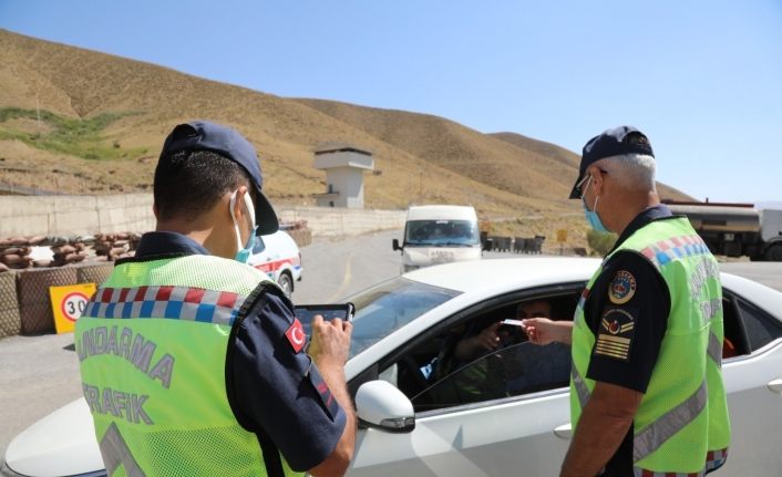 Başkale’de drone destekli trafik denetimi gerçekleştirildi