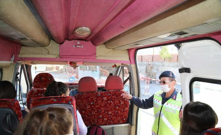 Başkale’de okul servisleri denetlendi