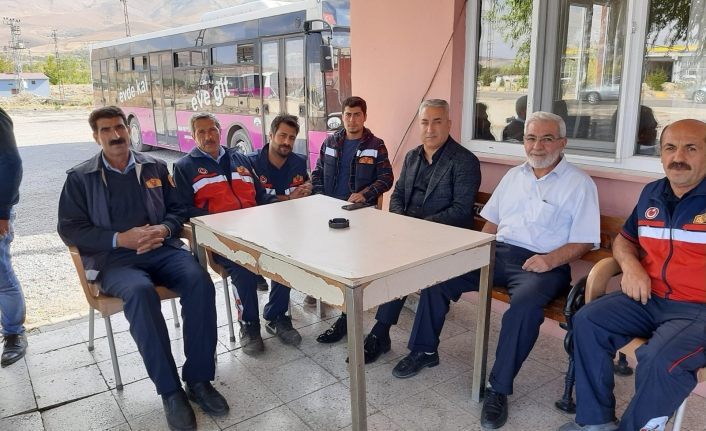 Bem-Bir-Sen Van Şube Başkanı Harun Altın İtfaiye Haftası Münasebetiyle İtfaiye Gurup Amirliklerine ziyaretlerde bulundu.