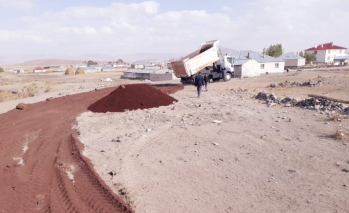Çaldıran Belediyesinden yol açma ve yenileme çalışması