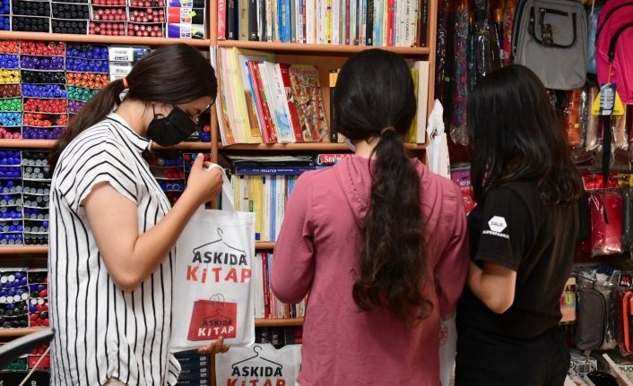 Çatak’ta ‘Askıda Kitap’ projesi ile bedava kitap